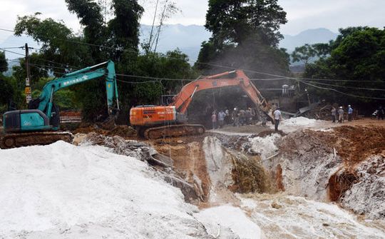 Lào Cai: Cảnh báo người dân không sử dụng nước suối tại khu vực vỡ đập nước thải