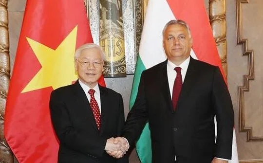 Việt Nam và Hungary nâng khuôn khổ quan hệ lên 'Đối tác toàn diện'