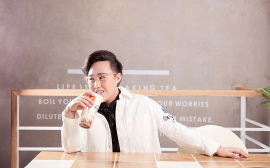 'Chàng béo dễ thương' Trung Quân Idol chuẩn bị khai trương quán trà sữa ở Huế