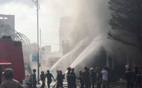 Trung tâm thành phố Đà Nẵng đang cháy lớn