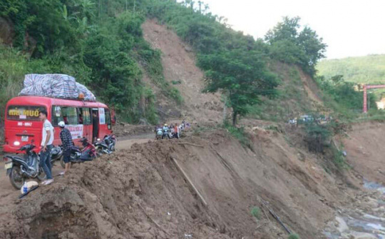 Quốc lộ 15C đã thông xe, huyện Mường Lát thoát cảnh cô lập