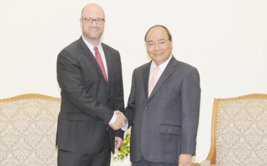 PM hopes US firms will transfer technology to Vietnam