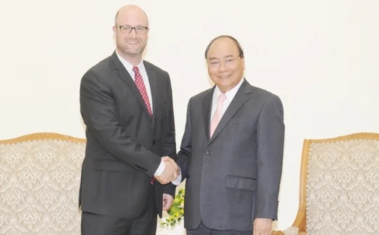 PM hopes US firms will transfer technology to Vietnam