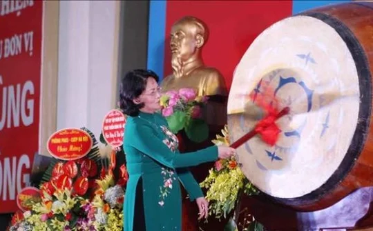 Vice President attends new school year opening at Commerce University