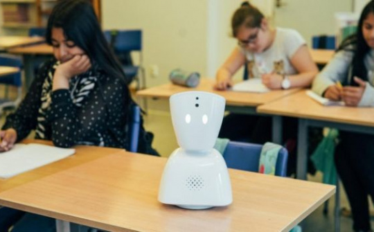 Robot thông minh thay trẻ đến trường khi đang ốm