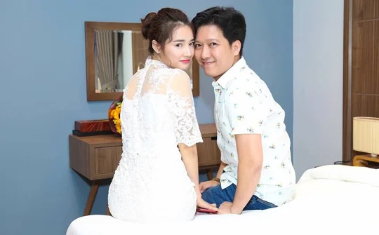 ‘Ngày về chung đôi’ chính thức của cặp đôi Trường Giang- Nhã Phương vô tình được tiết lộ qua lịch diễn của Mr Đàm