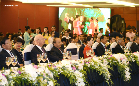 Thủ tướng và Phu nhân chủ trì Dạ hội Quảng bá Văn hóa Việt Nam