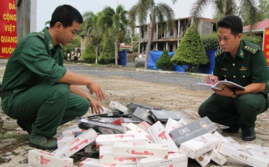 Kiềm chế buôn lậu thuốc lá ngoại trên tuyến biên giới Long An