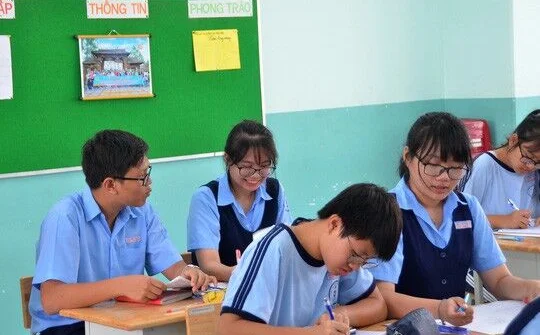 Chủ tịch UBND TP HCM đồng ý miễn học phí bậc THCS