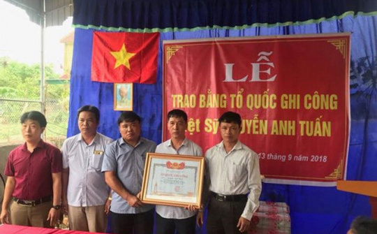 Nghệ An: Trao bằng Tổ quốc ghi công cho nam sinh quên mình cứu người đuối nước