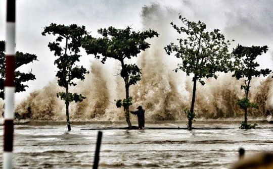Siêu bão Mangkhut đã đi vào Biển Đông và thành cơn bão số 6 