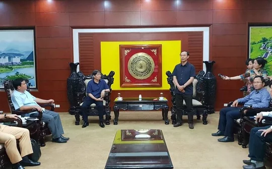 Tai nạn 13 người chết: Lái xe bồn đã đánh lái tránh sang nhưng có người đi ngược chiều nên lại bẻ lái húc vào đuôi xe khách