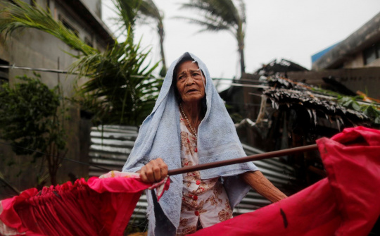 Ít nhất 25 người chết, Philippines tan hoang sau siêu bão Măng Cụt