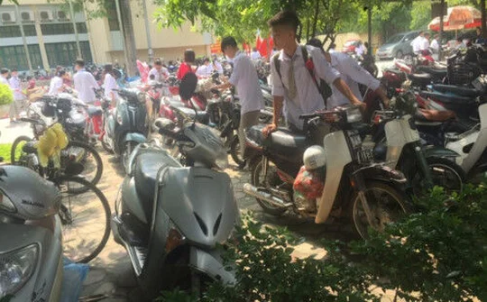 Báo động tình trạng học sinh sử dụng xe mô tô