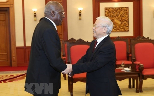 Party leader welcomes Cuban First Vice President in Hanoi