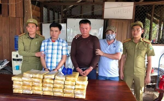 Quảng Trị: Bắt giữ 2 đối tượng vận chuyển số ma tuý 'khủng' qua biên giới