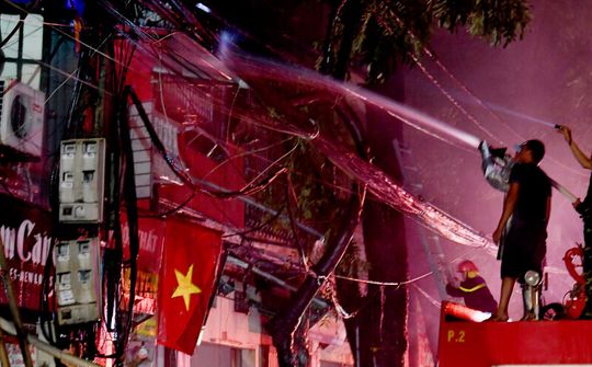 31 hộ dân thiệt hại trong vụ cháy gần Viện Nhi Trung ương