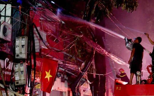 31 hộ dân thiệt hại trong vụ cháy gần Viện Nhi Trung ương