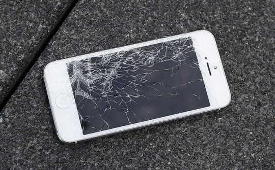 Công nghệ giúp điện thoại thông minh tự chữa lành vết nứt