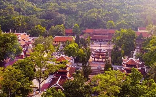 Quần thể danh thắng cảnh chùa Hương đón bằng xếp hạng Di tích Quốc gia đặc biệt