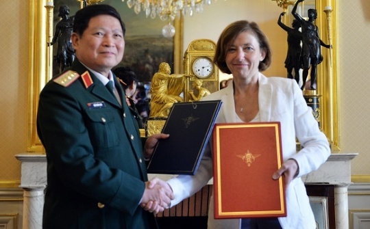 Vietnam, France sign joint vision statement on defence cooperation