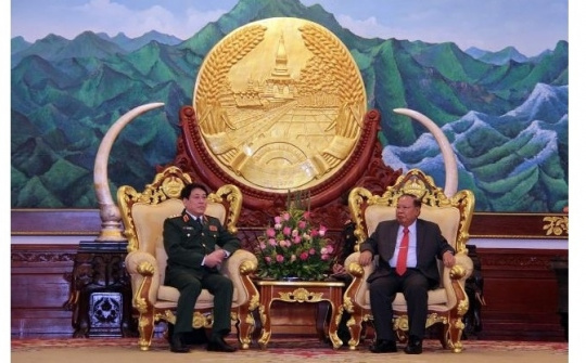 Lao leaders hail army cooperation with Vietnam