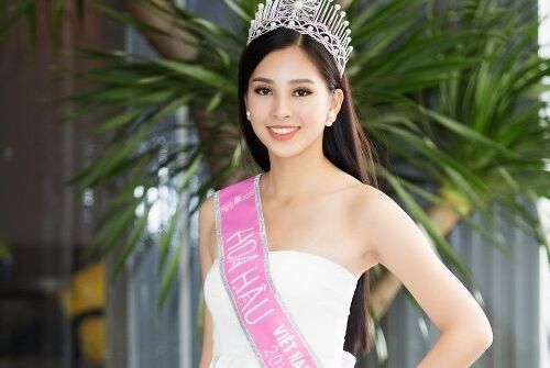 Hoa hậu Tiểu Vy nhận học bổng nửa tỷ sau đăng quang