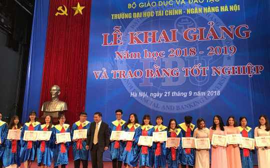 Trường Đại học Tài chính – Ngân hàng Hà Nội khai giảng năm học mới