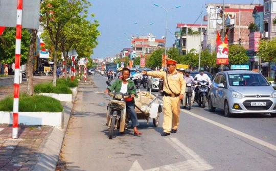 Phát động học sinh, sinh viên nghiêm chỉnh chấp hành pháp luật về an toàn giao thông