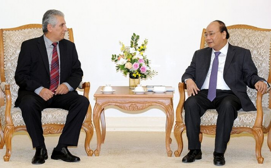 Thủ tướng Nguyễn Xuân Phúc tiếp Tổng Thư ký Liên hiệp Công đoàn thế giới