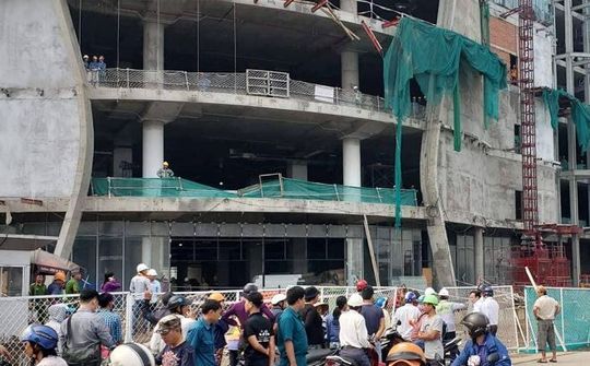 Rơi từ công trình xây dựng 7 tầng, 3 công nhân trọng thương