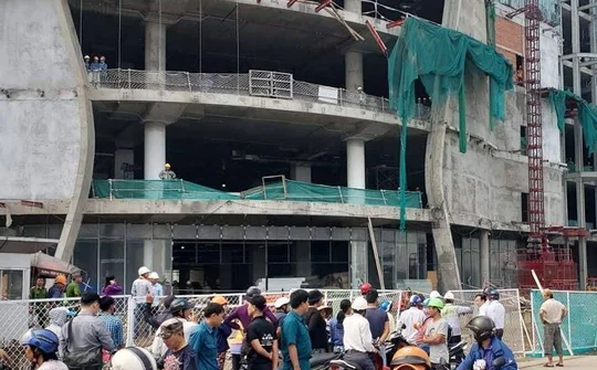 Rơi từ công trình xây dựng 7 tầng, 3 công nhân trọng thương