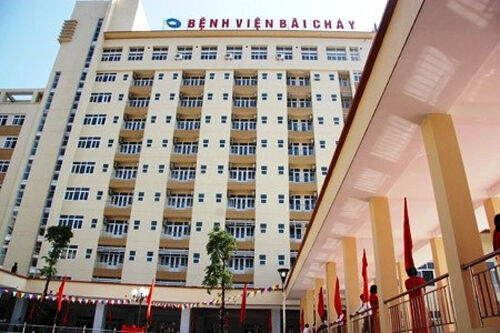 Quảng Ninh: Ba bệnh nhân nhảy từ tầng cao của bệnh viện xuống đất