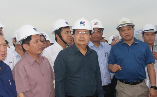 Deputy PM Trinh Dinh Dung inspects Trung Luong - My Thuan Expressway