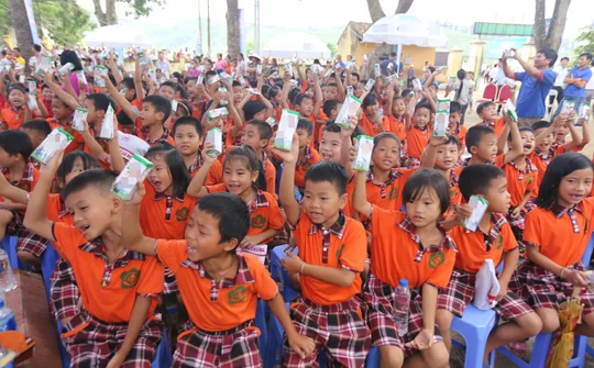 Sữa học đường: Vì dinh dưỡng và chiều cao của thế hệ tương lai