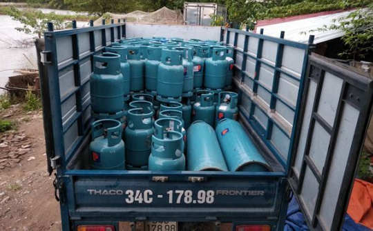Triệt phá cơ sở chiết gas lậu quy mô lớn ngay giữa thành phố Hải Dương