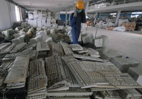 Hàng loạt giám đốc bị đề nghị truy tố vì nhập máy móc hết đát về Việt Nam