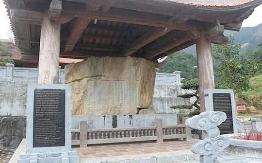 Bảo vật Quốc gia bia vua Lê Thái Tổ ở vùng biên giới Tây Bắc