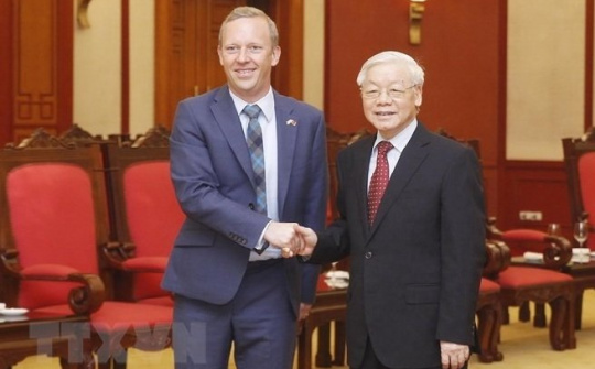 Vietnam wants to step up cooperative ties with UK: Party chief