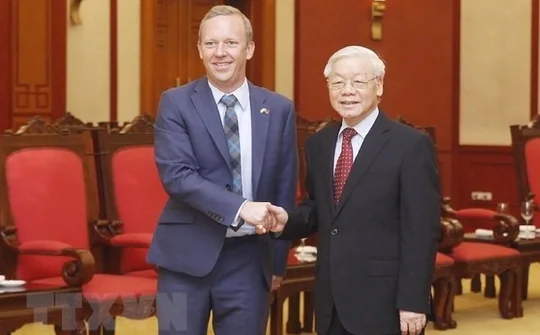 Vietnam wants to step up cooperative ties with UK: Party chief