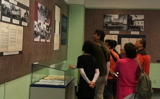 Exhibition on Paris Peace Accords opens in HCM City