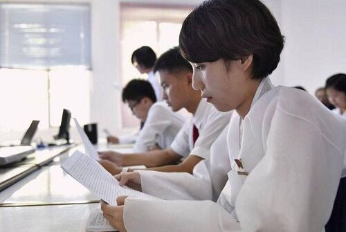 Nhật Bản thắt chặt điều kiện visa với sinh viên