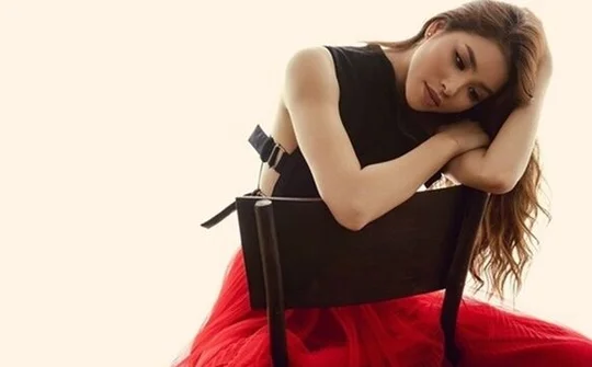 Phạm Hương tạm rời xa showbiz để sang Mỹ chữa bệnh