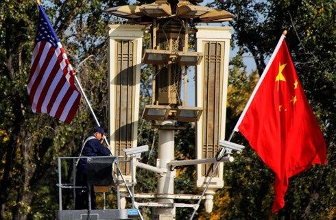 Người dân Trung Quốc đổ xô xem bói về chiến tranh thương mại