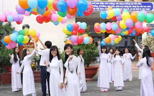 Hàng triệu học sinh, sinh viên nô nức bước vào năm học mới