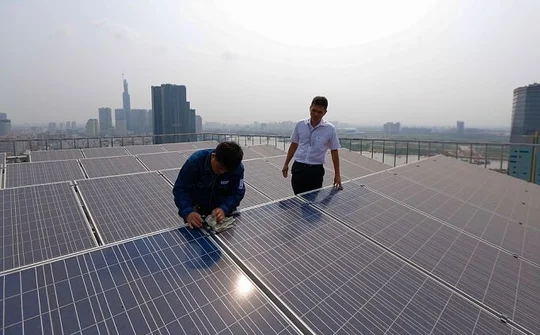 Bất chấp giá điện thấp, các nhà đầu tư nước ngoài vẫn lạc quan về điện mặt trời