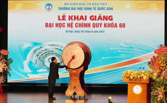 Phó Thủ tướng Vương Đình Huệ dự lễ khai giảng tại Đại học Kinh tế Quốc dân