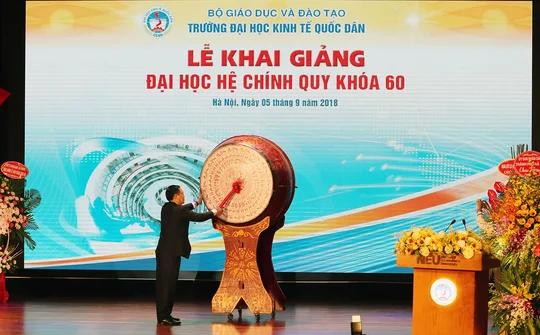 Phó Thủ tướng Vương Đình Huệ dự lễ khai giảng tại Đại học Kinh tế Quốc dân