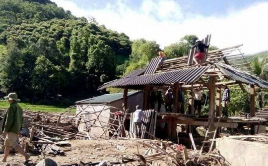 Cô lập sau lũ, huyện Mường Lát thiếu lương thực và nước sạch trầm trọng