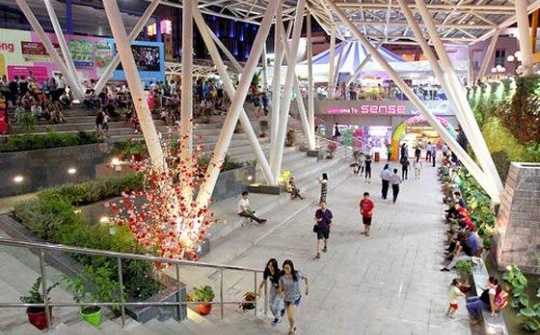 Tiểu thương lo lắng vì thông tin TP HCM sắp đóng cửa TTTM Sense Market